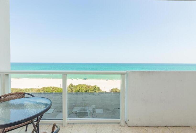 غرفة قياسية مزوَّدة بشُرفة, Girasole Rentals