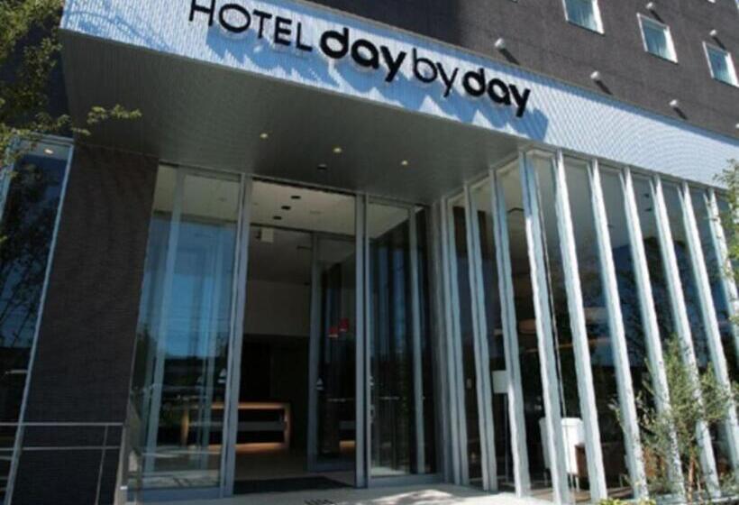 스탠다드 스튜디오, Day By Day   Vacation Stay 93900