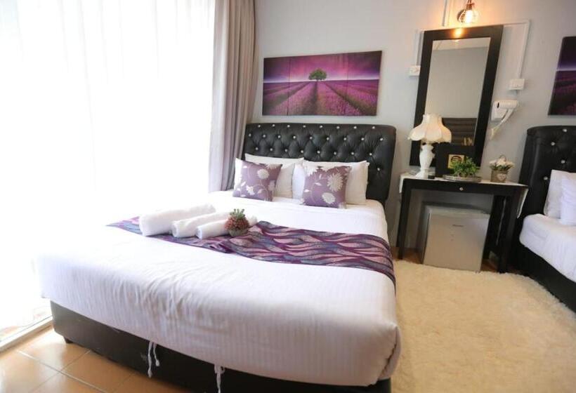 Standard Szoba, Ghazrins Garuda Jb