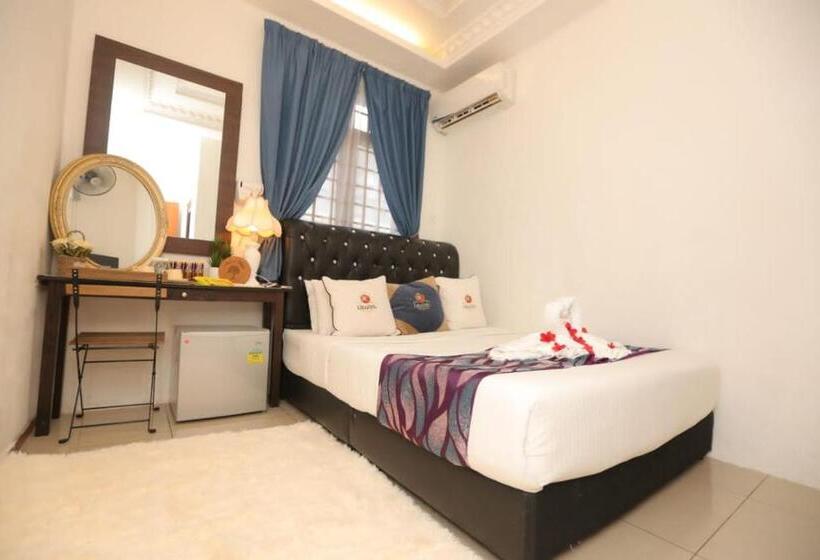 Standard Room, Ghazrins Garuda Jb