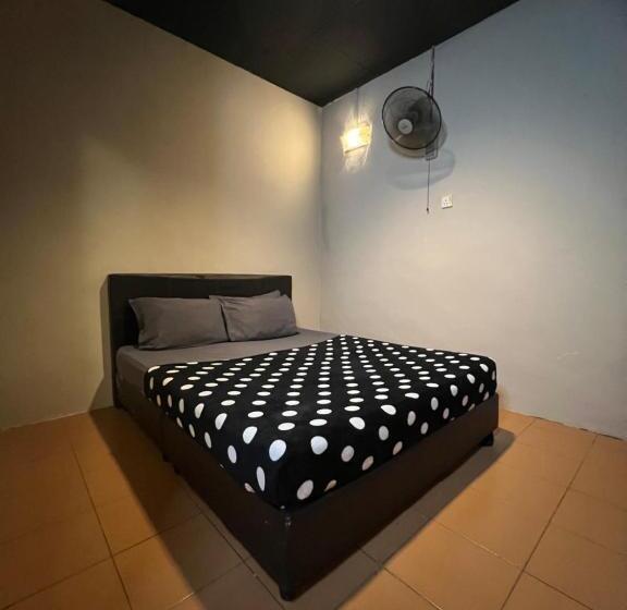 Economy Room, Ghazrins Garuda Jb