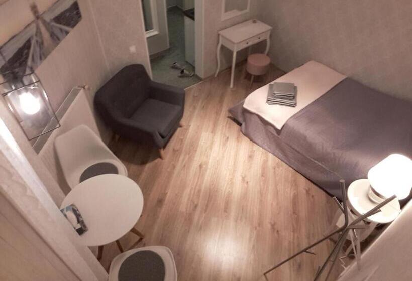 استودیوی استاندارد, K&s Apartments