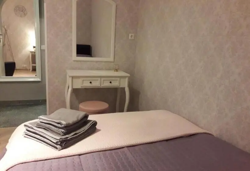 استودیوی استاندارد, K&s Apartments