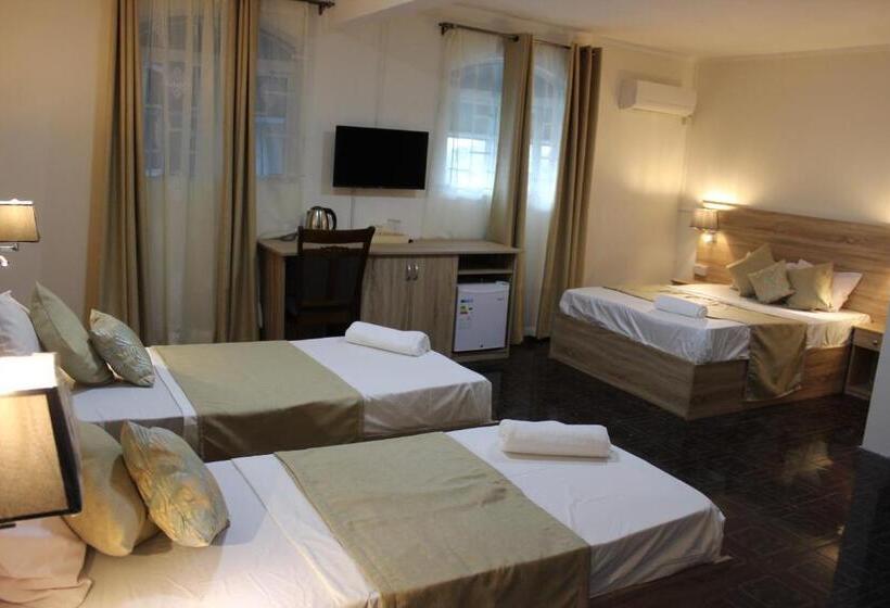 اتاق خانوادگی با چشمانداز کوه, Sikamifer Tourist Resort