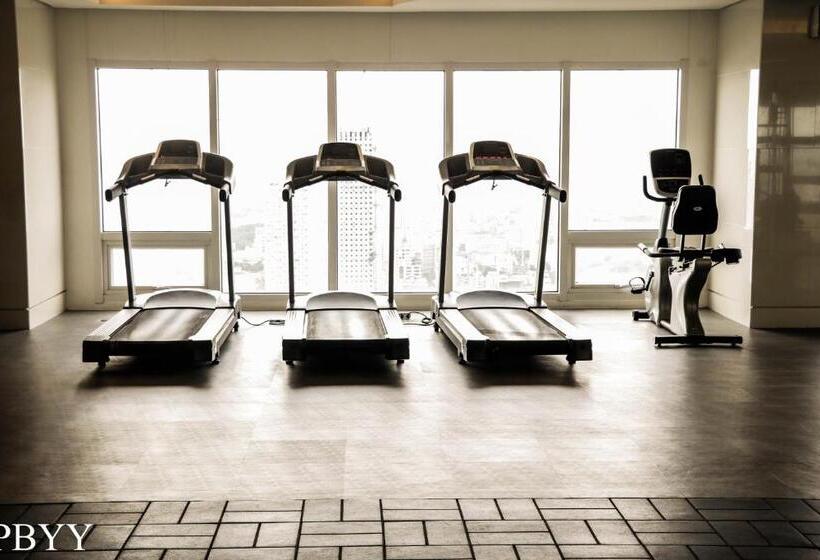 شقة غرفة نوم واحدة مزودة بشُرفة, Green Residences Stays By Pbyy