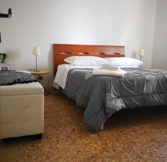 Standard room with outdoor bath, Villa Galilei Rooms