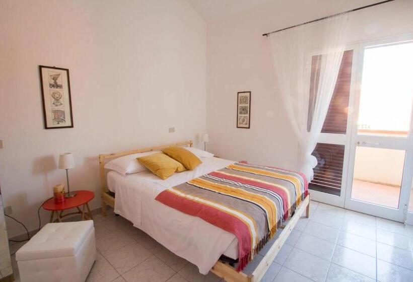 اتاق استاندارد با سرویس بهداشتی مشترک, Villa Galilei Rooms