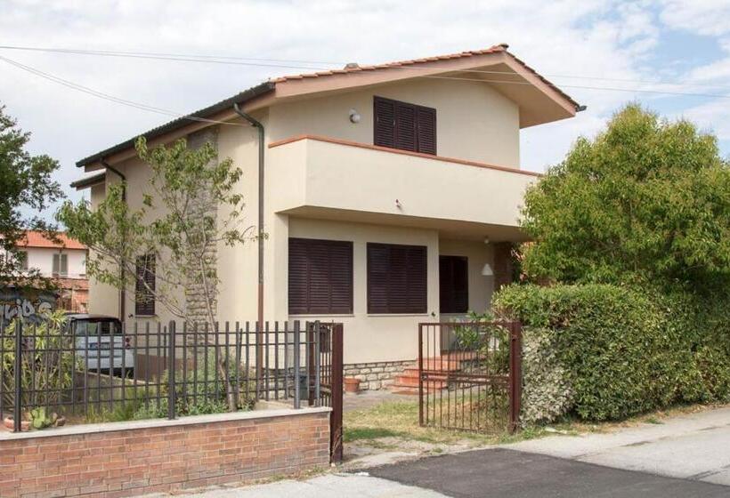 اتاق استاندارد با سرویس بهداشتی مشترک, Villa Galilei Rooms