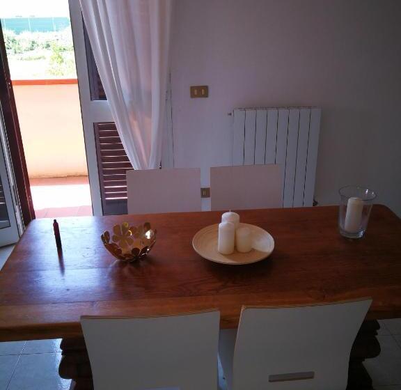 اتاق استاندارد چهارنفره با سرویس بهداشتی مشترک, Villa Galilei Rooms