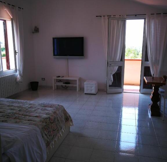 اتاق استاندارد چهارنفره با سرویس بهداشتی مشترک, Villa Galilei Rooms