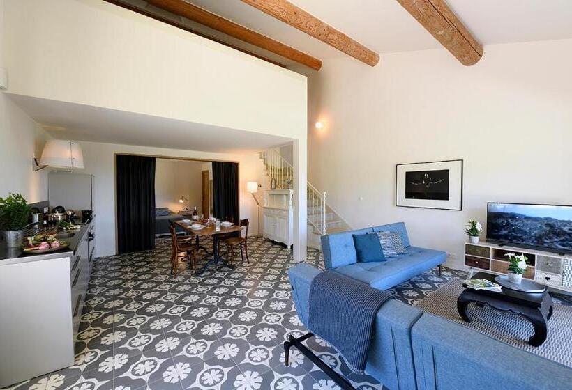 דירת חדר, Mas Des Olives