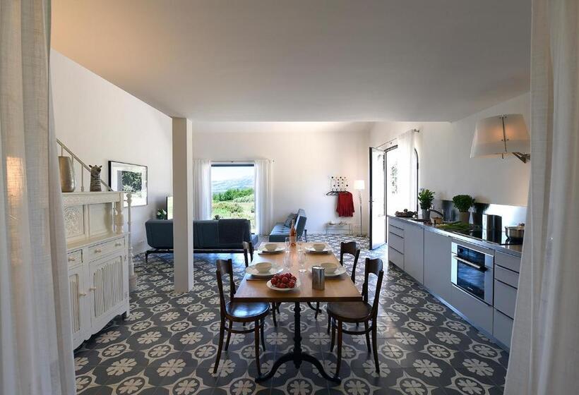 דירת חדר, Mas Des Olives