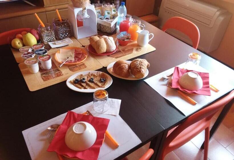 스탠다드 룸, Orange House