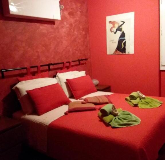 غرفة قياسية, Orange House