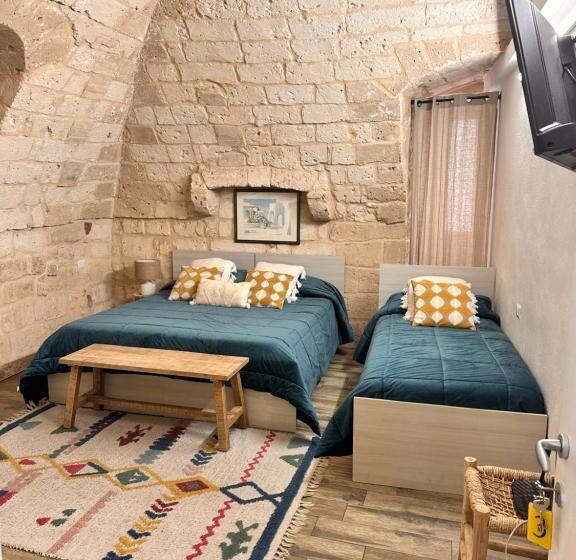 اتاق استاندارد سه نفره, Sister Residence Rooms