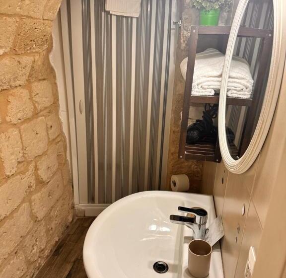 اتاق استاندارد, Sister Residence Rooms