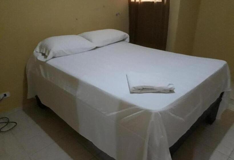Номер Стандарт, Room In Guest Room   Apartahotel Next Nivel   Queen Room With Fan