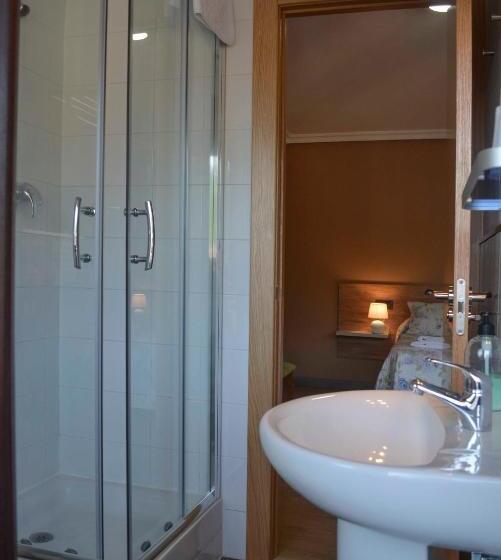 غرفة قياسية مزوَّدة بتراس, Pension Reconquista