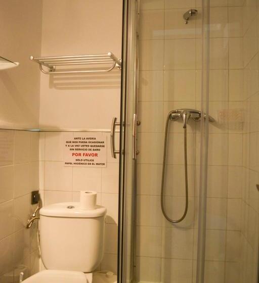 غرفة قياسية ثلاثية, Pension Reconquista