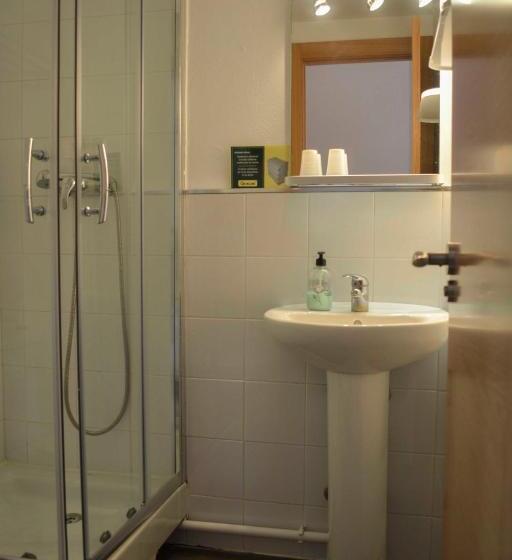 غرفة قياسية سرير مزدوج, Pension Reconquista