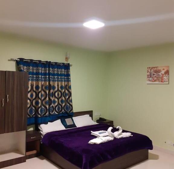 스탠다드 트리플 룸, Happystay Rooms And Cottages