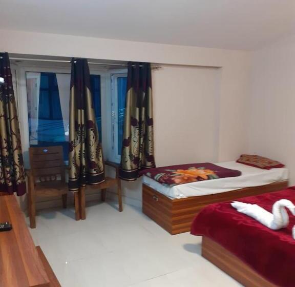 标准三人间, Happystay Rooms And Cottages