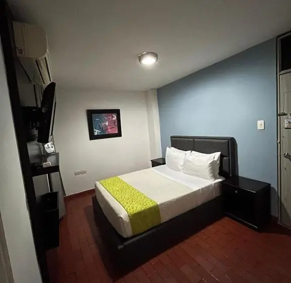 スーペリアの４人部屋, Tupinamba Neiva