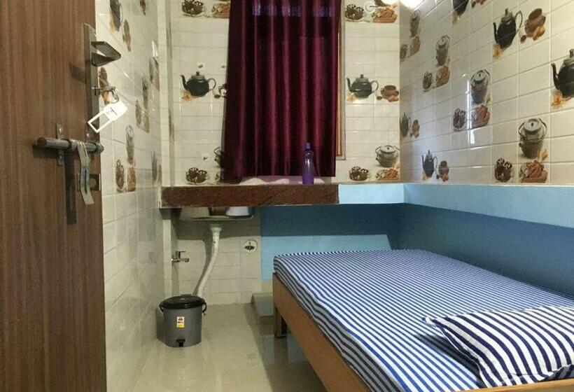 اتاق استاندارد یک نفره, Matri Hotel & Banquets