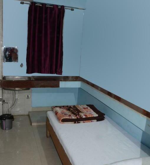 اتاق استاندارد یک نفره, Matri Hotel & Banquets