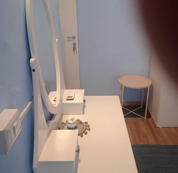 اتاق استاندارد, Well Come Piazza Plebiscito