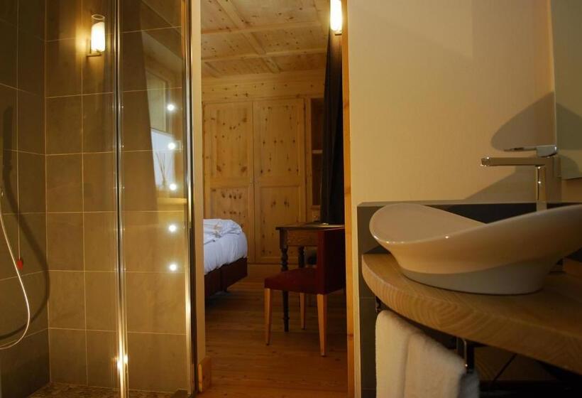 Номер Superior с Балконом, Alpen Hotel Chalet
