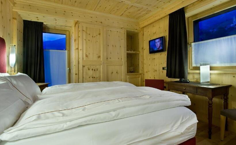 اتاق سوپریور با بالکن, Alpen Hotel Chalet