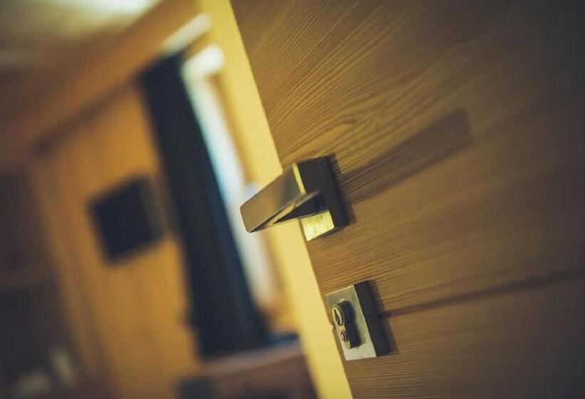 Номер Superior с Балконом, Alpen Hotel Chalet