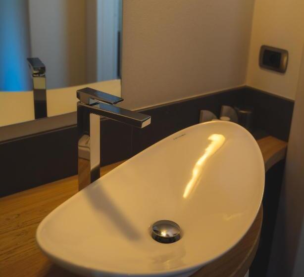 سوییت جونیور, Alpen Hotel Chalet