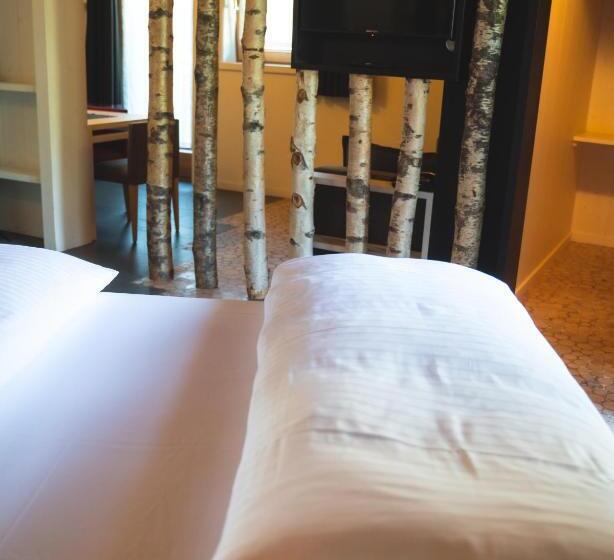 سوییت جونیور, Alpen Hotel Chalet