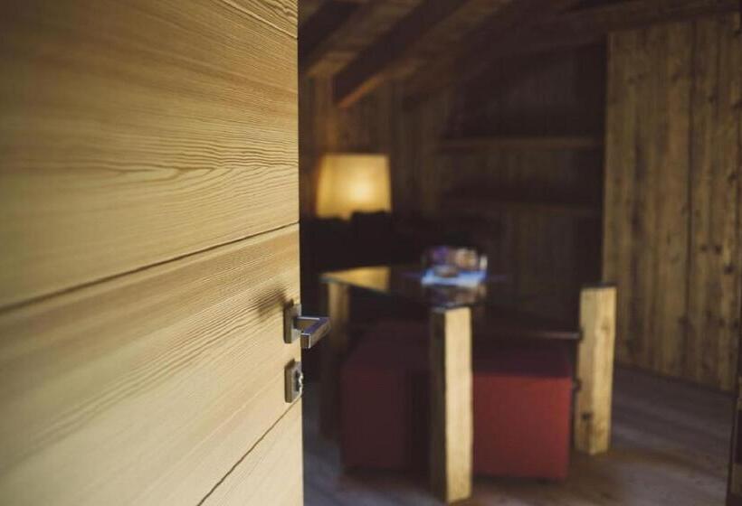 سوییت لوکس, Alpen Hotel Chalet