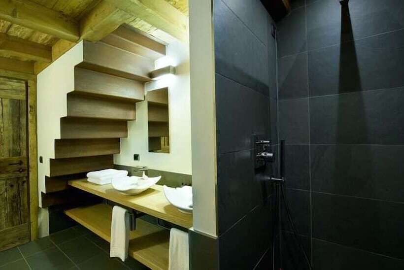 سوییت لوکس, Alpen Hotel Chalet