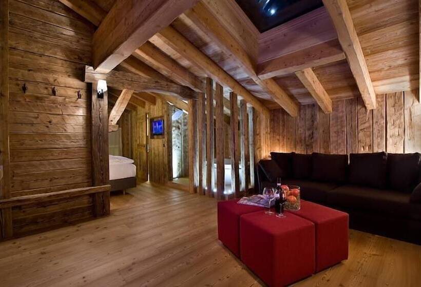 سوییت لوکس, Alpen Hotel Chalet