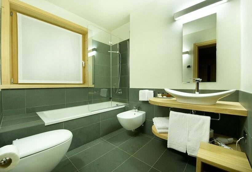 Номер Deluxe с Балконом, Alpen Hotel Chalet