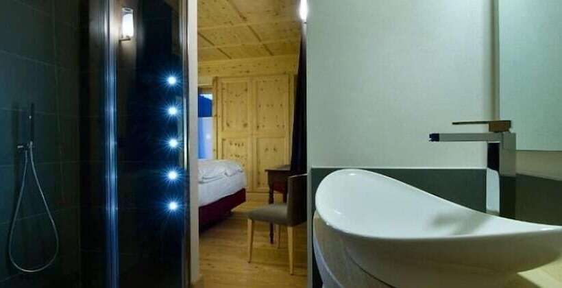 اتاق سوپریور با بالکن, Alpen Hotel Chalet