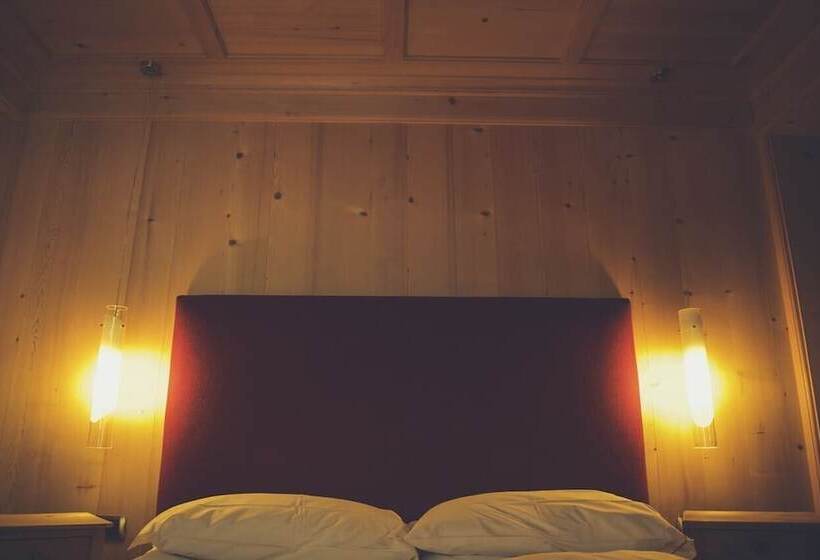 اتاق سوپریور با بالکن, Alpen Hotel Chalet