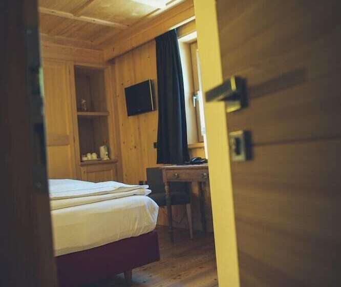 اتاق سوپریور با بالکن, Alpen Hotel Chalet