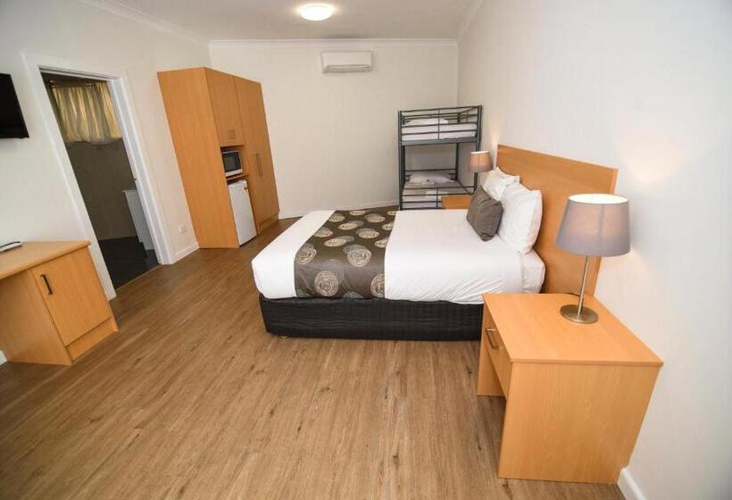 패밀리 룸, Dandenong Motel