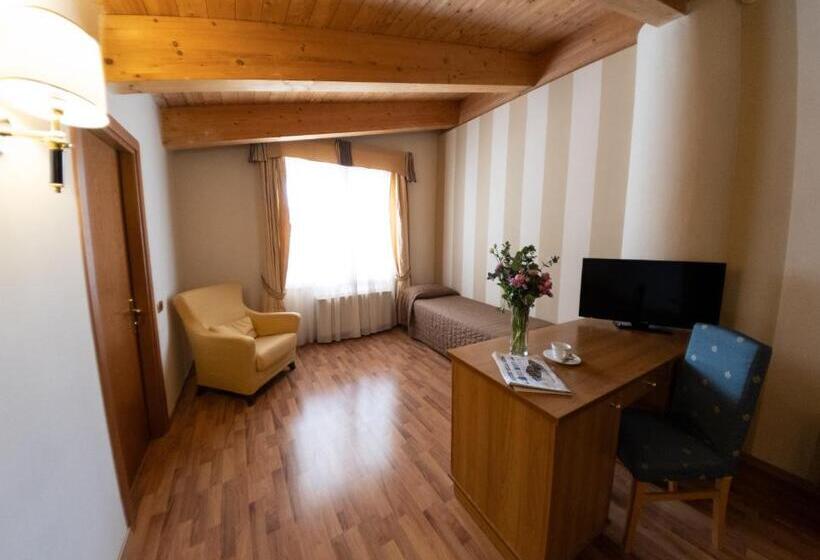 Номер Deluxe, Grand Hotel Elite