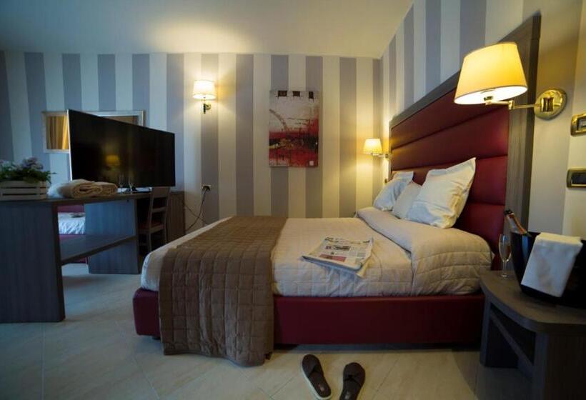 جناح, Grand Hotel Elite