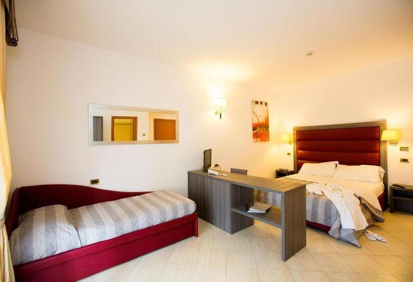 جناح, Grand Hotel Elite