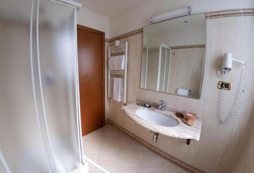 غرفة قياسية, Grand Hotel Elite