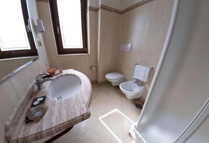 غرفة قياسية, Grand Hotel Elite