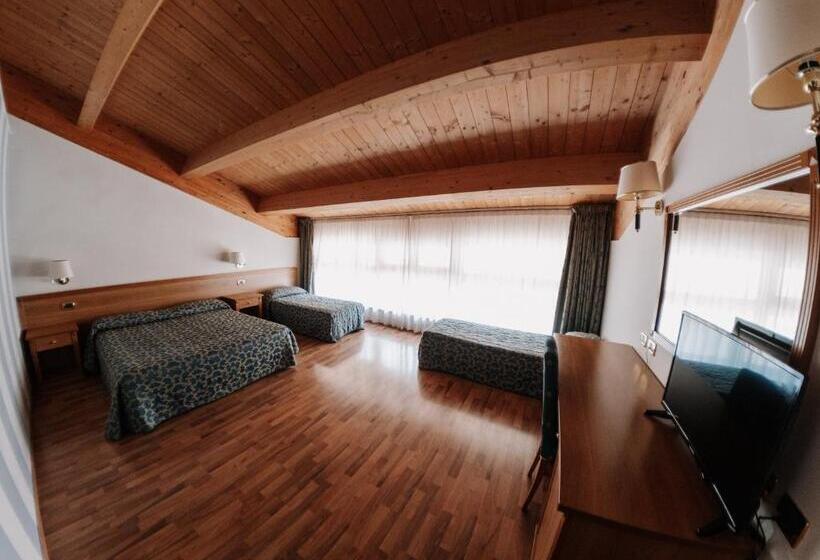 غرفة سوبيريور رباعية, Grand Hotel Elite