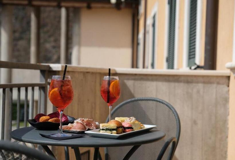 غرفة قياسية مزوَّدة بتراس, Grand Hotel Elite